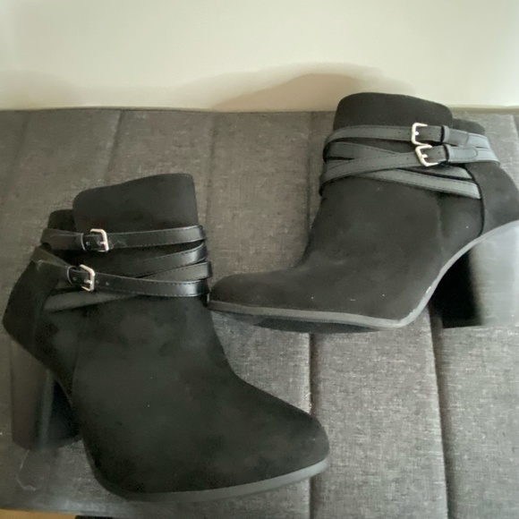 Torrid Black Faux Suede Wrap Buckle Heel Ankle Boot- Sz-11W - Picture 5 of 16